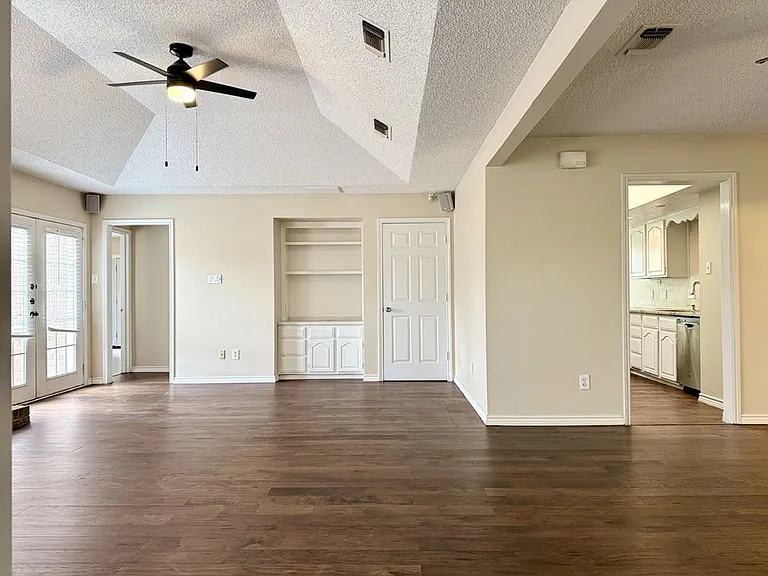2601 Idlewilde Dr — Photo 7
