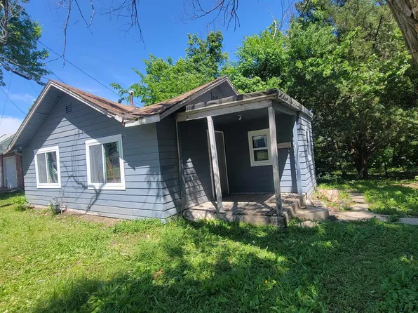 2324 SE Indiana Ave, Topeka, KS 66605