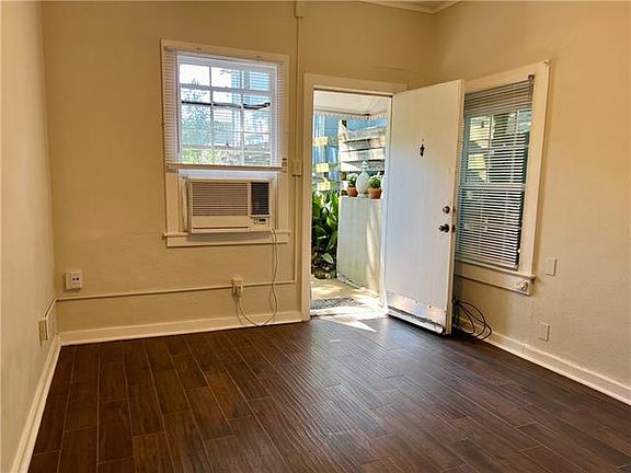 5th image of 115 Grenadine St #1