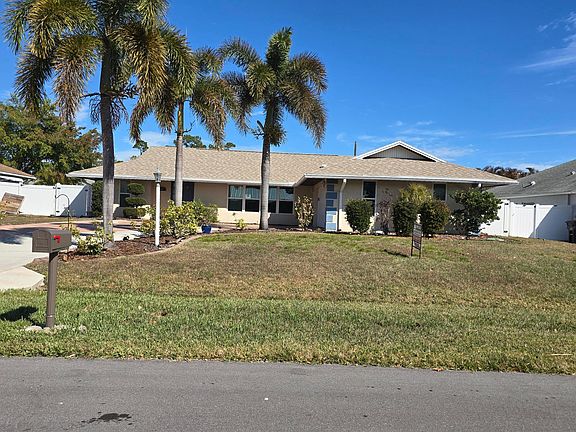 2nd image of 1011 SE Spinnaker Avenue