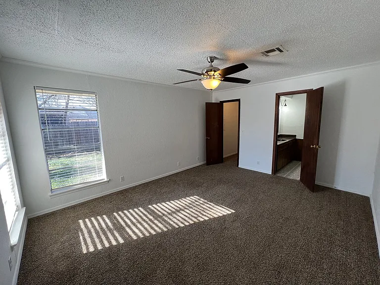 1017 S Neptune Rd — Photo 21