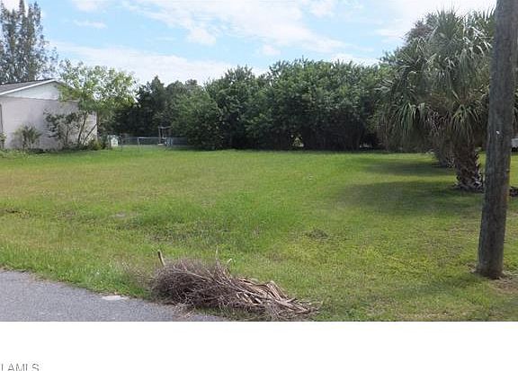 2nd image of 341 Lake Ct