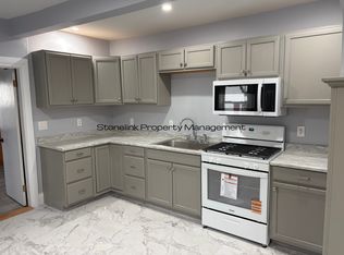 68 2nd Ave #1, Cranston, RI 02910