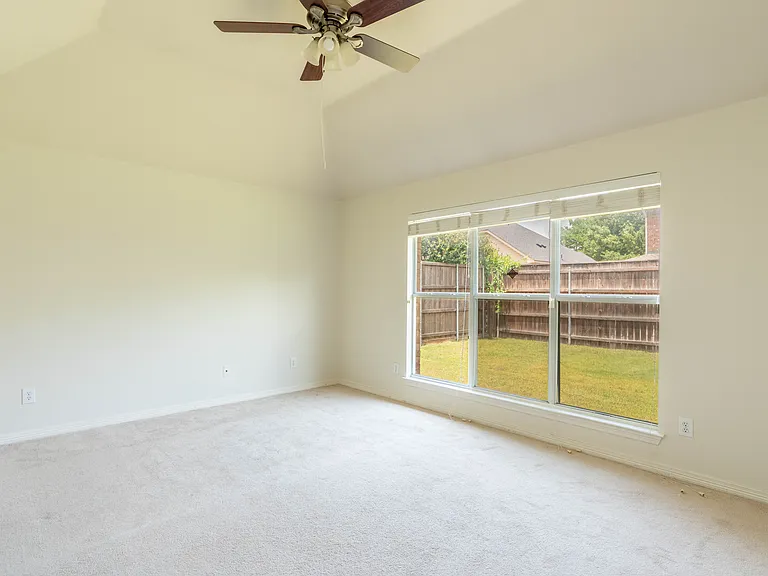 11990 Cobblestone Dr — Photo 23