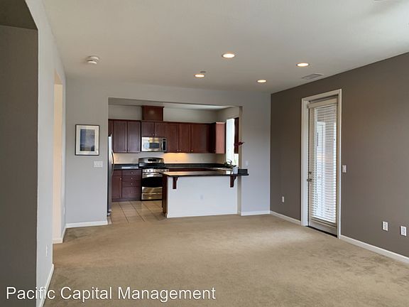 3rd image of 3591 Sacramento Dr APT 27