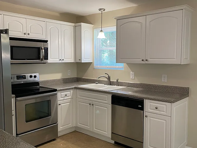 2302 Woodsman Dr — Photo 6