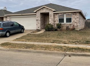 900 Rose Crystal Way, Fort Worth, TX 76179