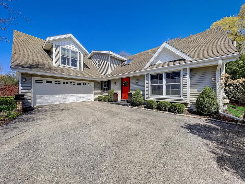 10314 North Fontainbleau COURT, Mequon, WI 53092 Zillow