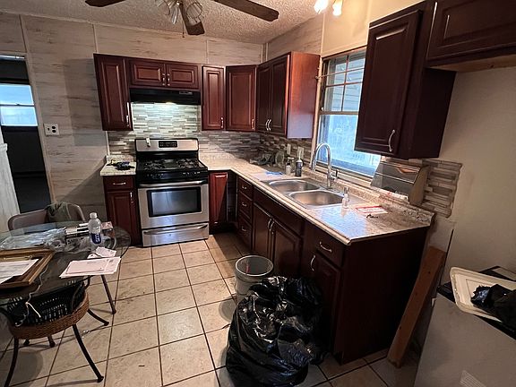 4th image of 4235 Rookwood Ave