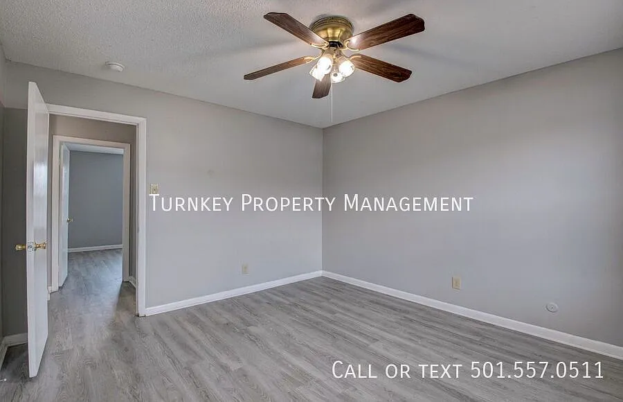 1901 Sanford Dr Unit 1 — Photo 4