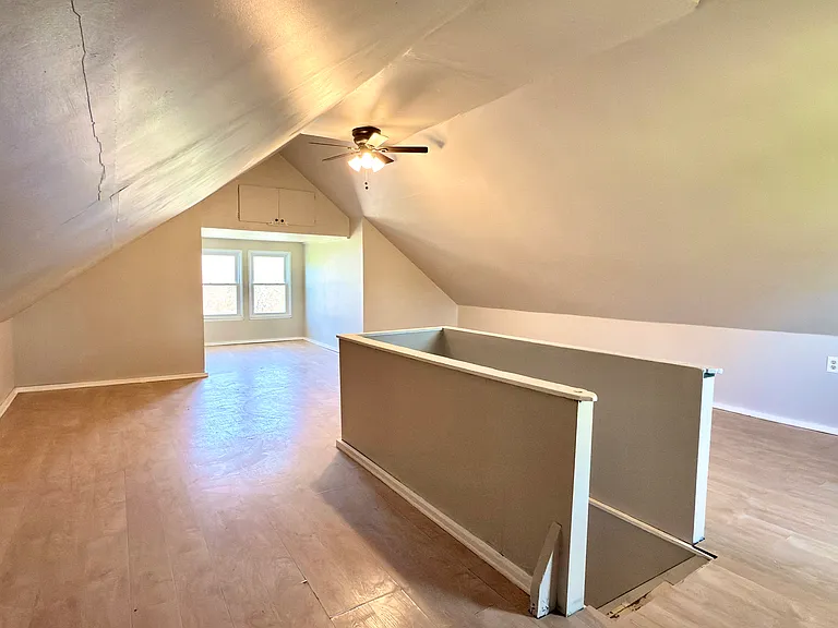 505 W Lenawee St — Photo 22