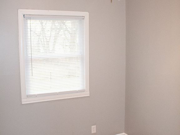 4th image of 4341 Yecker Ave