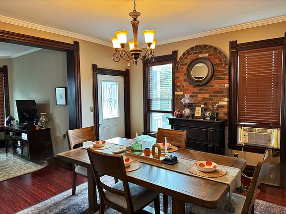 4th image of 806 Vine St #806