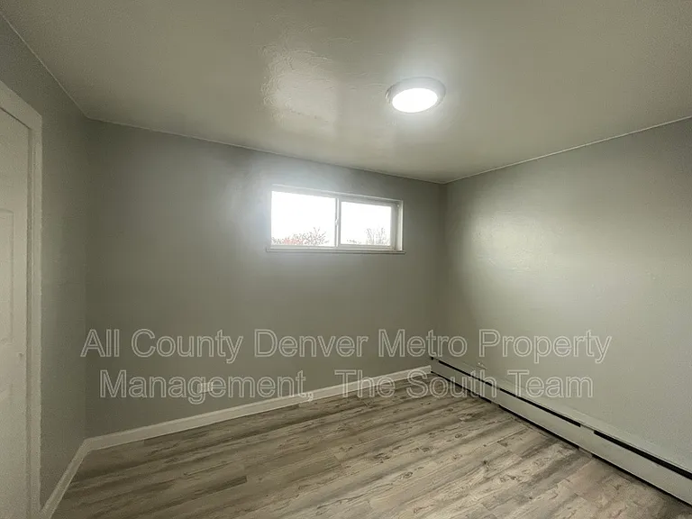 1627 Alton St — Photo 9
