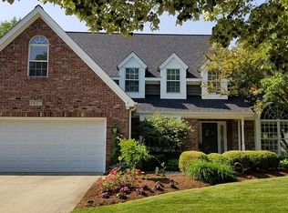 1427 Ridgewood Cir, Downers Grove, IL 60516