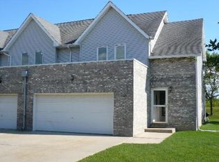 9423 Lindsay St, Orland Hills, IL 60487