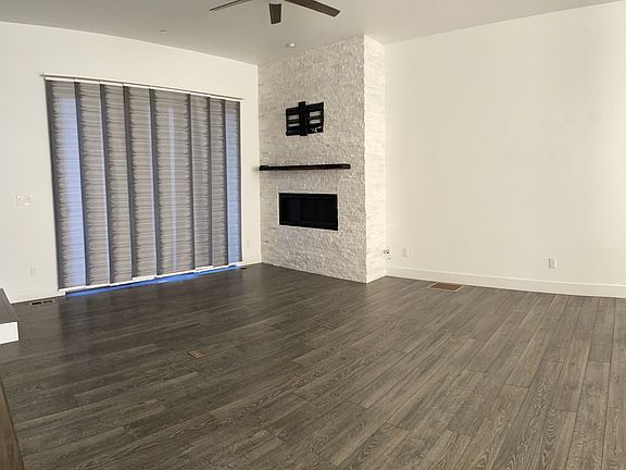 4th image of 2342 Marigold Pl