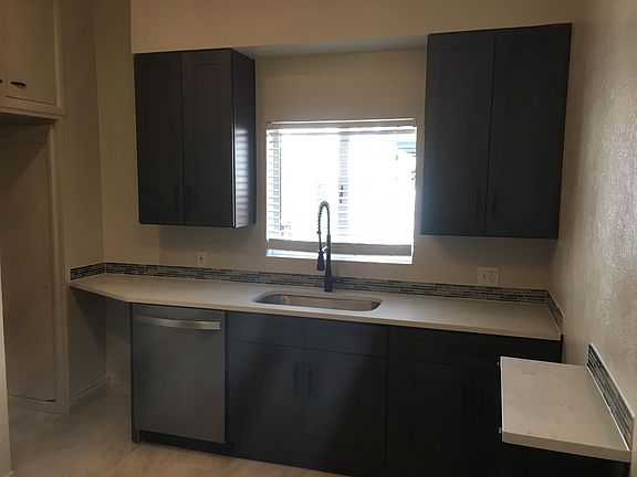 5th image of 1758 N Washington St #1