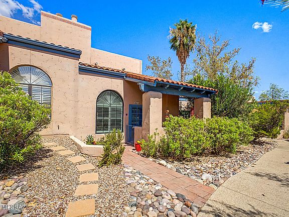 3rd image of 5372 N Calle Del Rocio