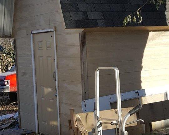 2nd image of 4023 Spencer St