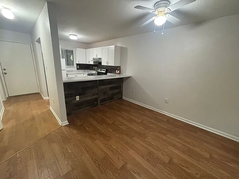 81 SE 16th Ave #D103 — Photo 10