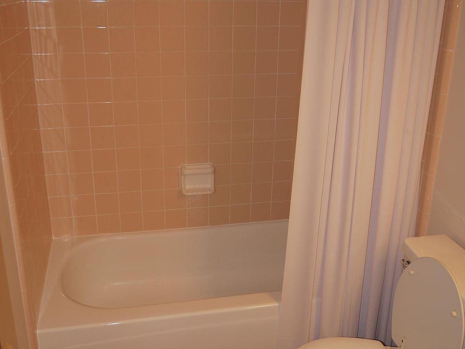 Upstairs guest bathroom