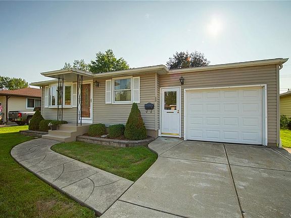 2nd image of 60 Mayberry Dr E