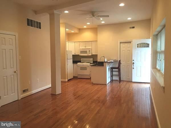 1st image of 4620 Umbria St