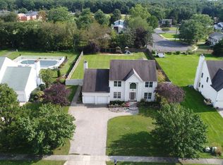 16 Steeplechase Dr, Turnersville, NJ 08012