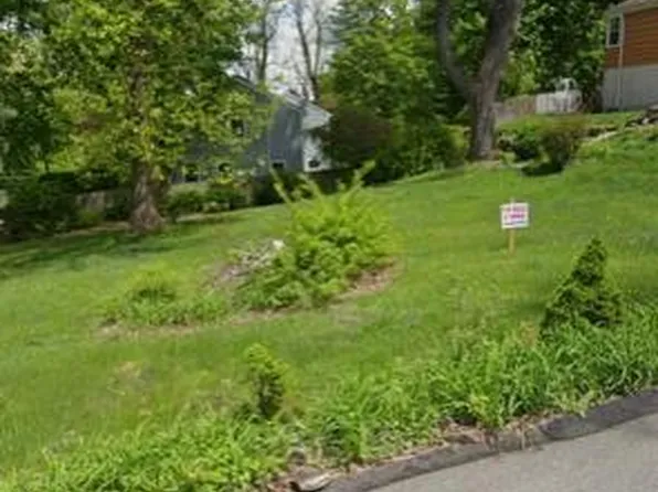 63 Ridgewood Drive, Pleasantville, NY 10570