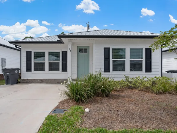 105 Penny Ln, Valparaiso, FL 32580