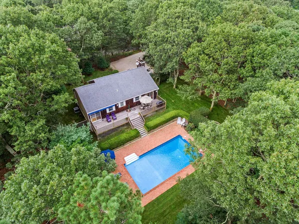 24 Central Ave, East Hampton, NY 11937