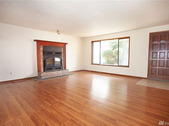 4th image of 1104 E Fairview Ln
