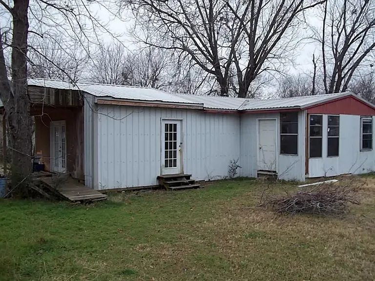 31220 E 683rd Dr — Photo 1