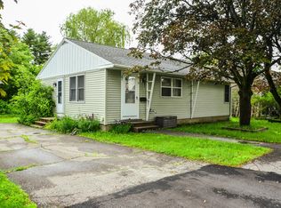 37 Mayflower Rd, Augusta, ME 04330