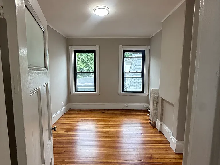 42 Walnut St #2 — Photo 3