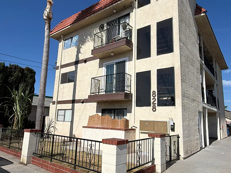 828 N Neptune Ave #4 — Photo 1