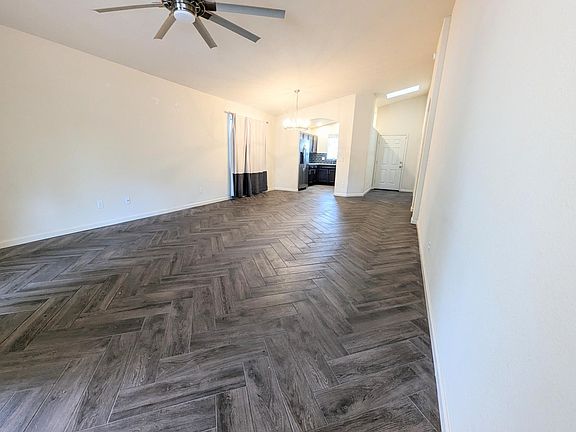 3rd image of 2520 W Cezanne Cir