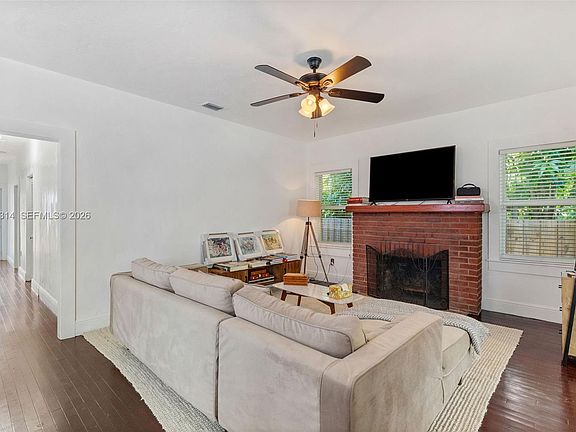 5th image of 2465 Inagua Ave