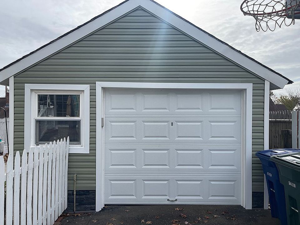 2nd image of 625 Burnsford Ave