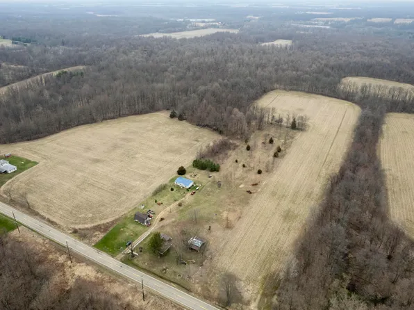 18452 Calvin Hill St, Cassopolis, MI 49031