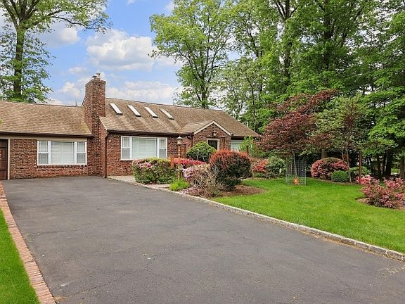 2nd image of 1399 Birch Hill Rd