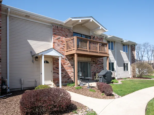 1102 Hinswood Dr APT 202, Darien, IL 60561