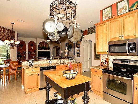 3rd image of 2815 Laurel Leaf Dr