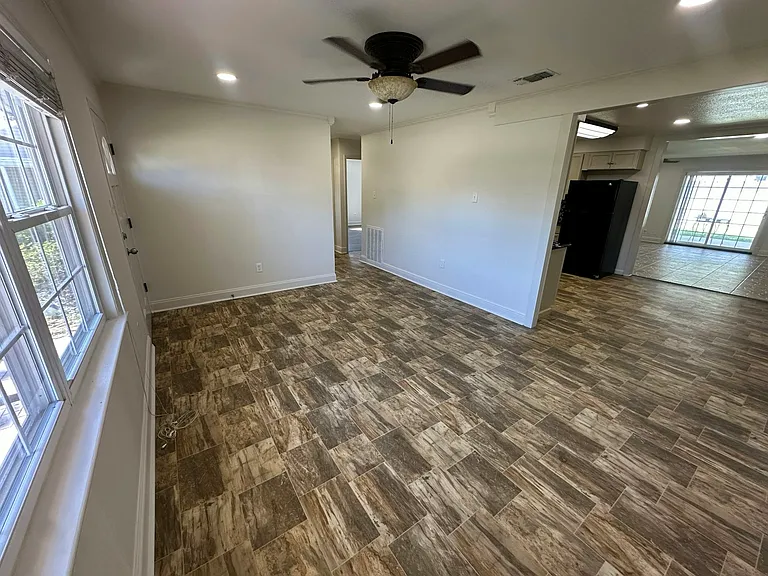 116 Felicia Dr — Photo 3