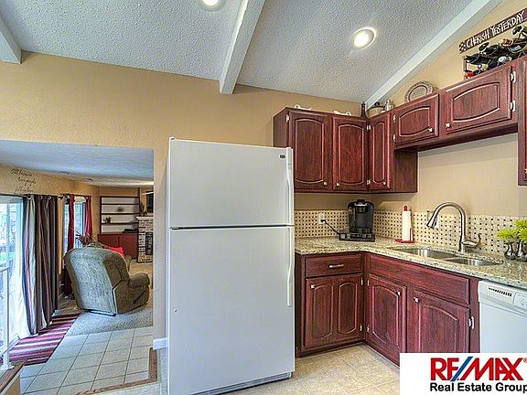5th image of 307 Brooks Pl