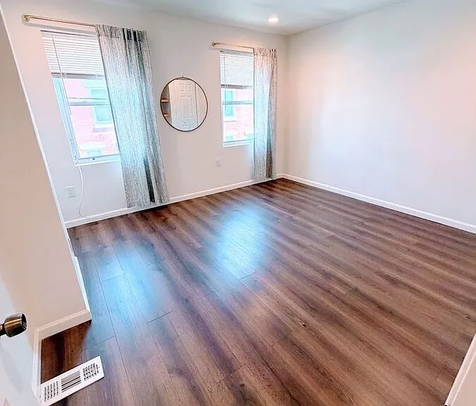 246 Watkins St — Photo 12