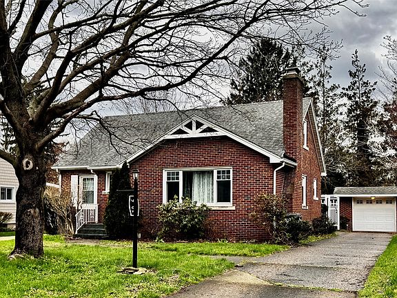 2nd image of 1016 McConnell Ave