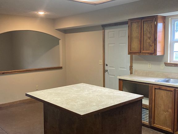 4th image of 100 Hope St
