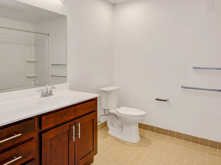 Clinton Woods Apartments — Photo 16